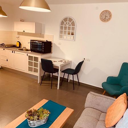 Beautiful Private Apartment Beersheba ภายนอก รูปภาพ